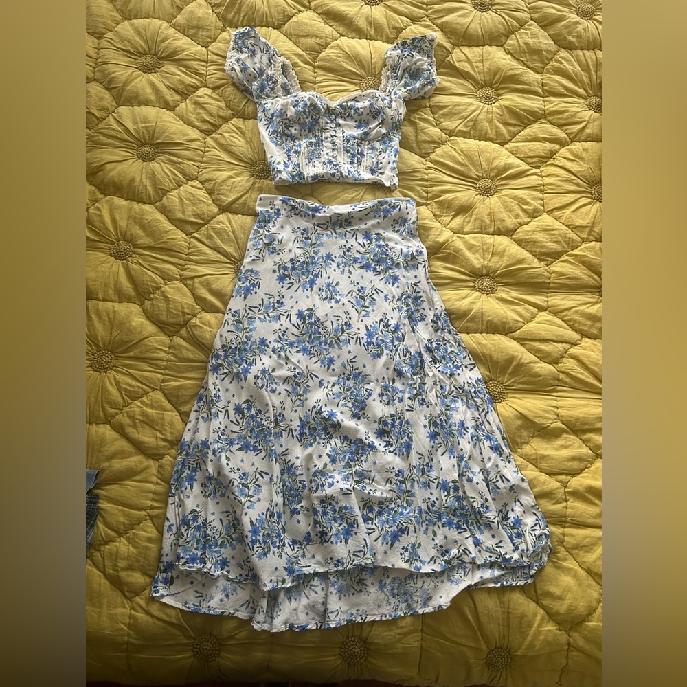 Floral crop top and midi skirt set MANGO